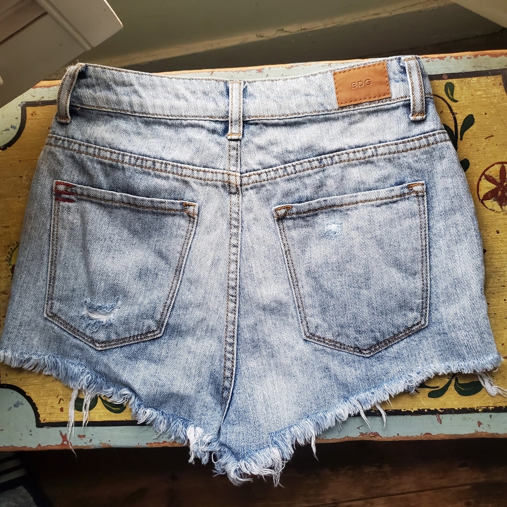 BDG UO Dree Hi Rise Cheekg TRASHED Denim Shorts Grungecore Bohobo Aesthetic - Picture 3 of 8